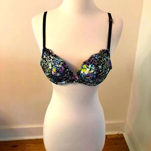 Victoria’s Secret‎ Push Up Bra 34A